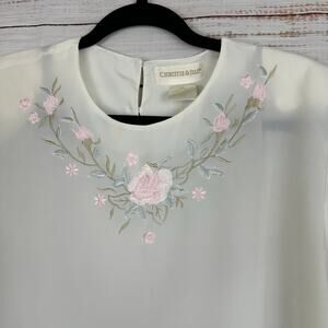Women's Vtg Christie & Jill White Floral Embroidered Satin Blouse Cottagecore 14
